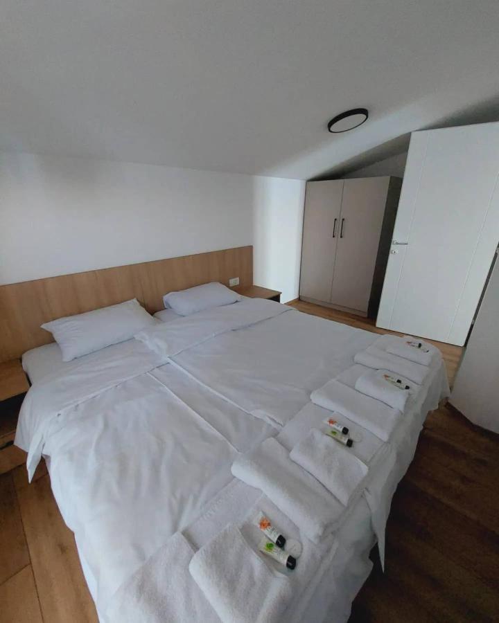 Nautica Apartments&Studios Pestani Bagian luar foto