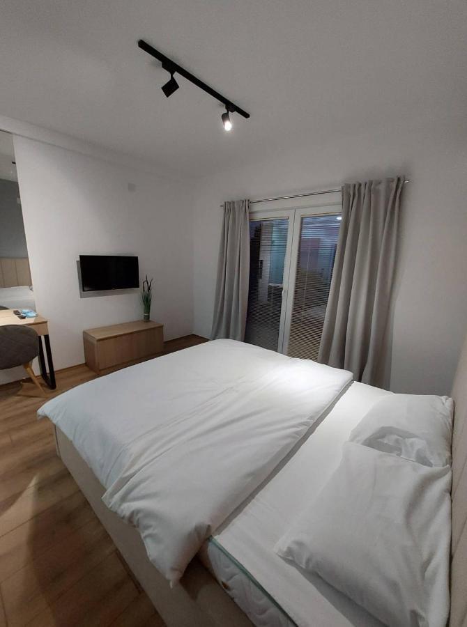 Nautica Apartments&Studios Pestani Bagian luar foto