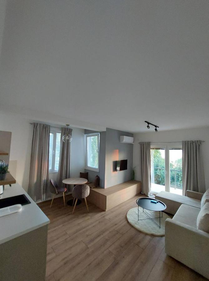 Nautica Apartments&Studios Pestani Bagian luar foto