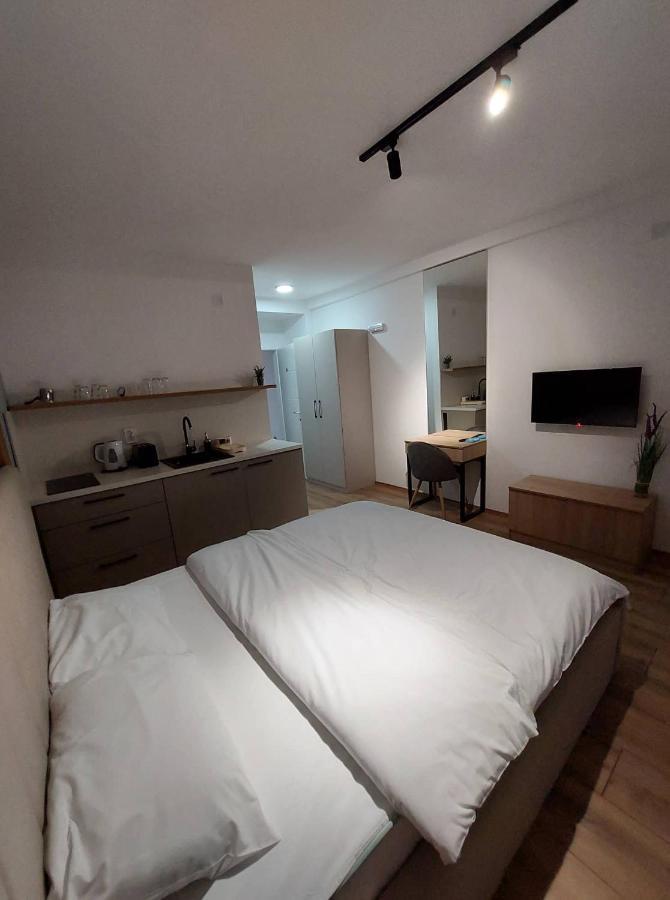 Nautica Apartments&Studios Pestani Bagian luar foto