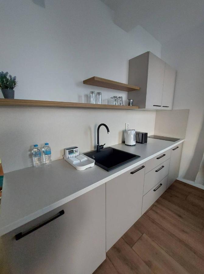 Nautica Apartments&Studios Pestani Bagian luar foto